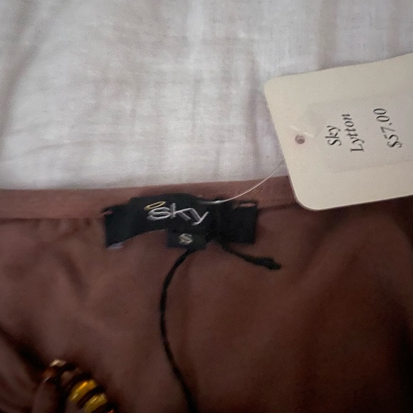 Halter top with brown and gold colored beads - Picture 4 of 4